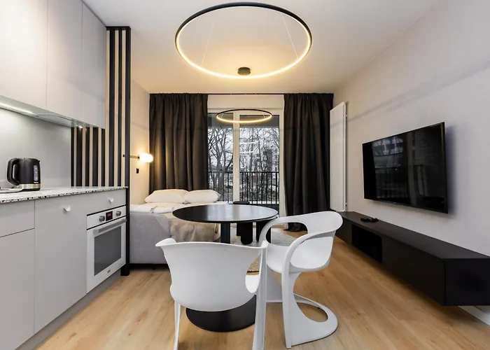 Quercus Deluxe By Bookinghost *