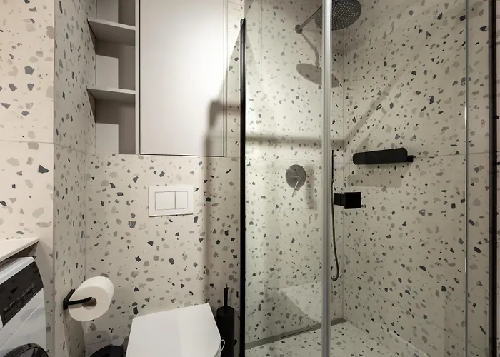 Quercus Deluxe By Bookinghost