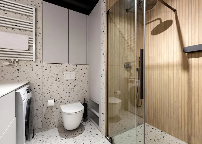 Quercus Deluxe By Bookinghost *