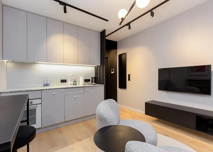 Quercus Deluxe By Bookinghost