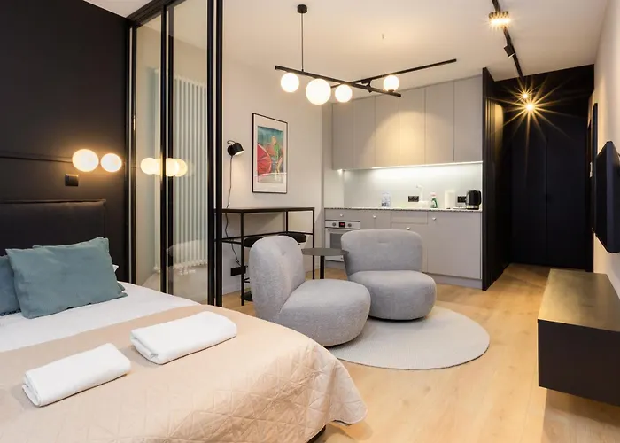 Quercus Deluxe By Bookinghost Danzig